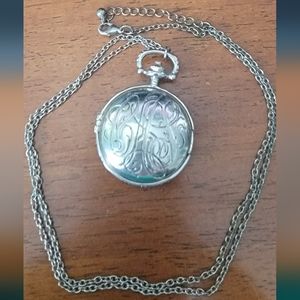 Silver color locket magnetic 24in